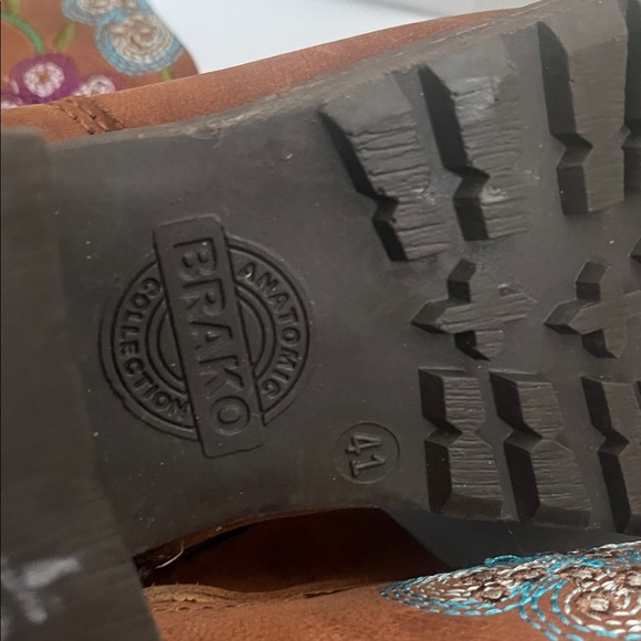 Brako flower embroidered brown zip up moto style boots size 41 women’s 10 - Picture 6 of 9